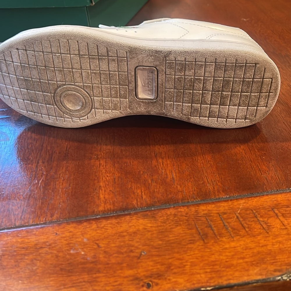 Lacoste shoes - Picture 3 of 5